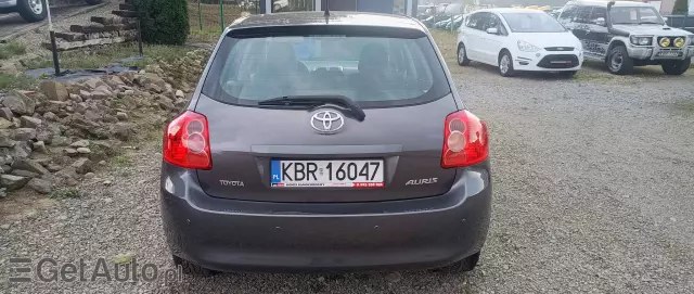 TOYOTA Auris 1.6 Life+