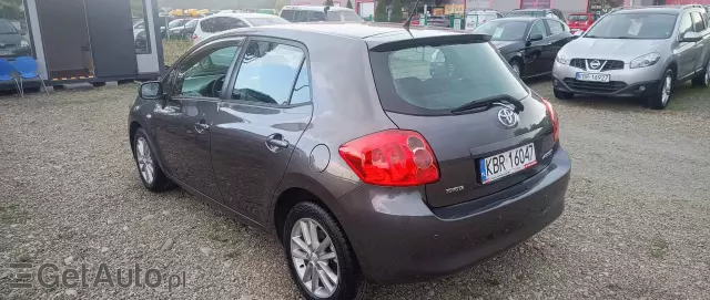 TOYOTA Auris 1.6 Life+