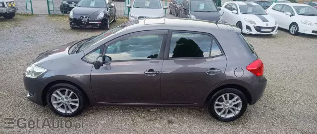 TOYOTA Auris 1.6 Life+