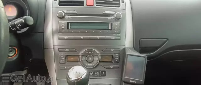 TOYOTA Auris 1.6 Life+