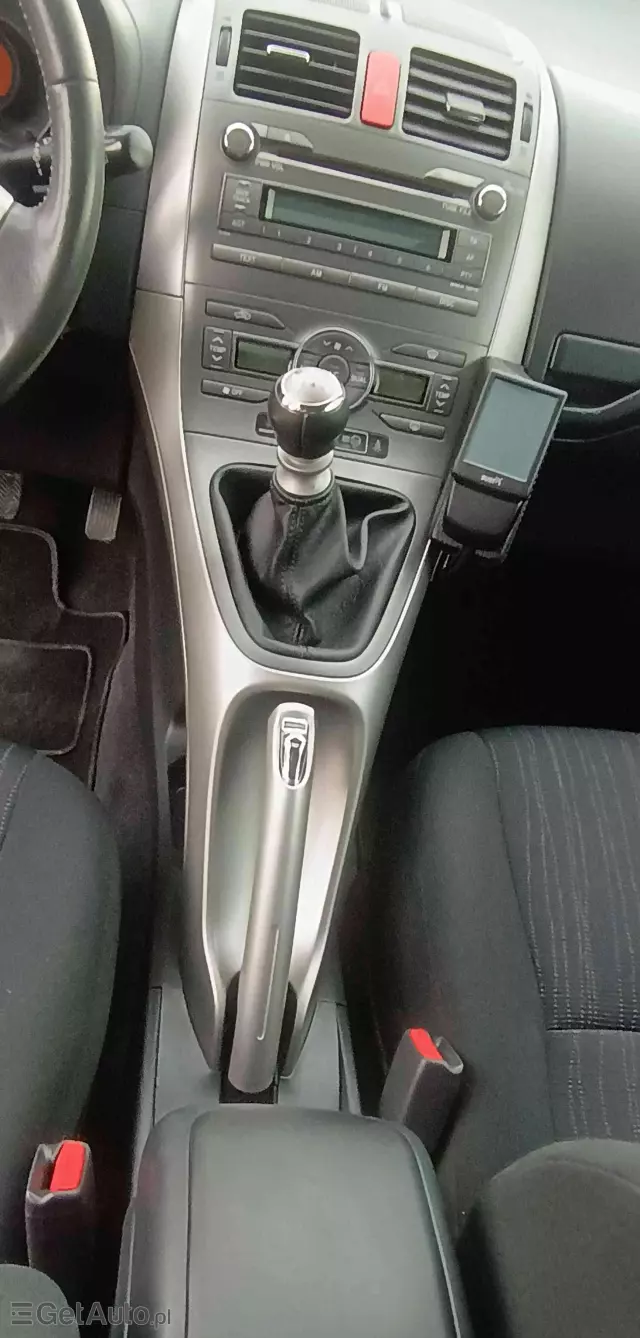 TOYOTA Auris 1.6 Life+