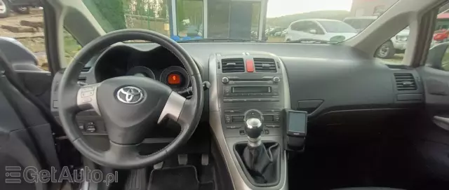 TOYOTA Auris 1.6 Life+