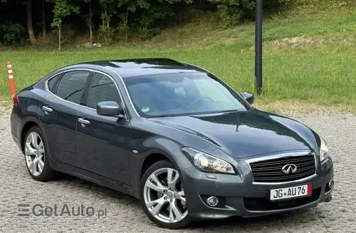 INFINITI M 