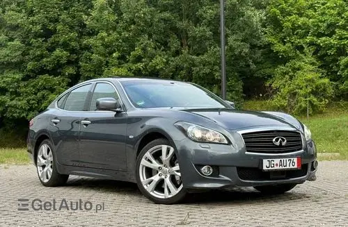 INFINITI M 