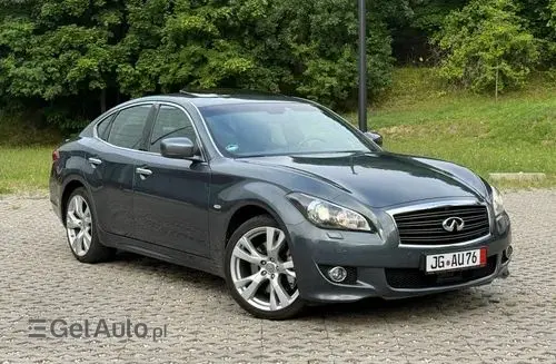 INFINITI M 