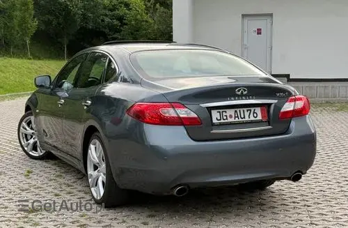 INFINITI M 