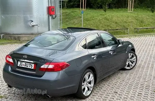 INFINITI M 