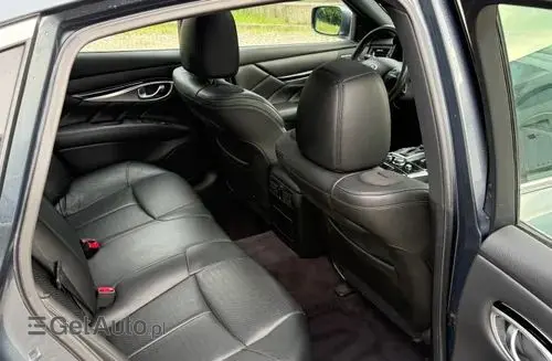 INFINITI M 