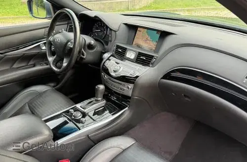 INFINITI M 