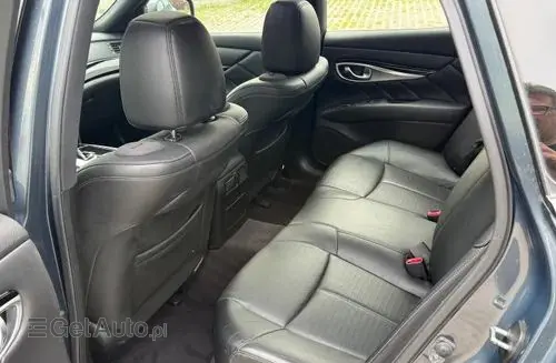 INFINITI M 