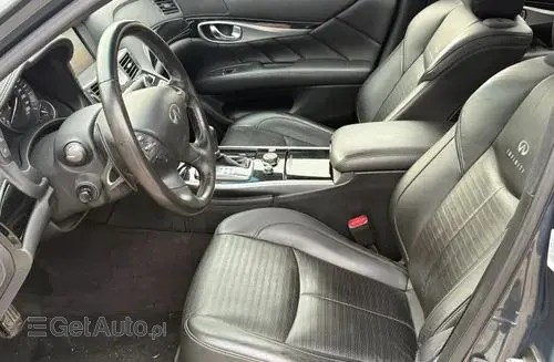 INFINITI M 