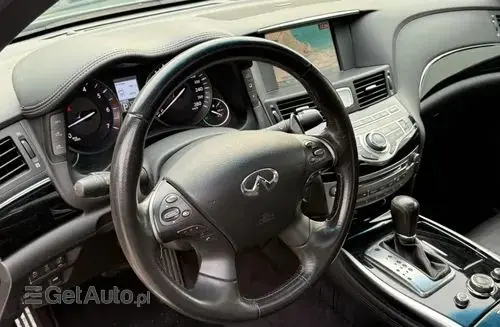 INFINITI M 