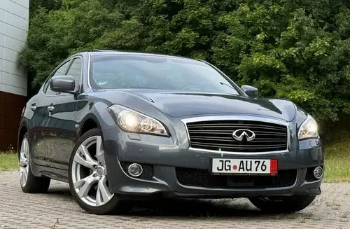 INFINITI M 