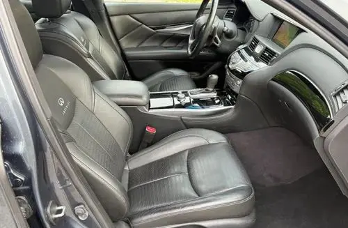 INFINITI M 
