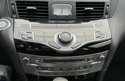 INFINITI M 