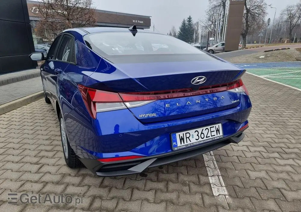 HYUNDAI Elantra 1.6 Modern