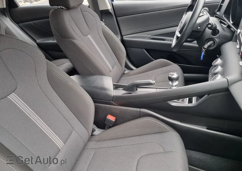 HYUNDAI Elantra 1.6 Modern