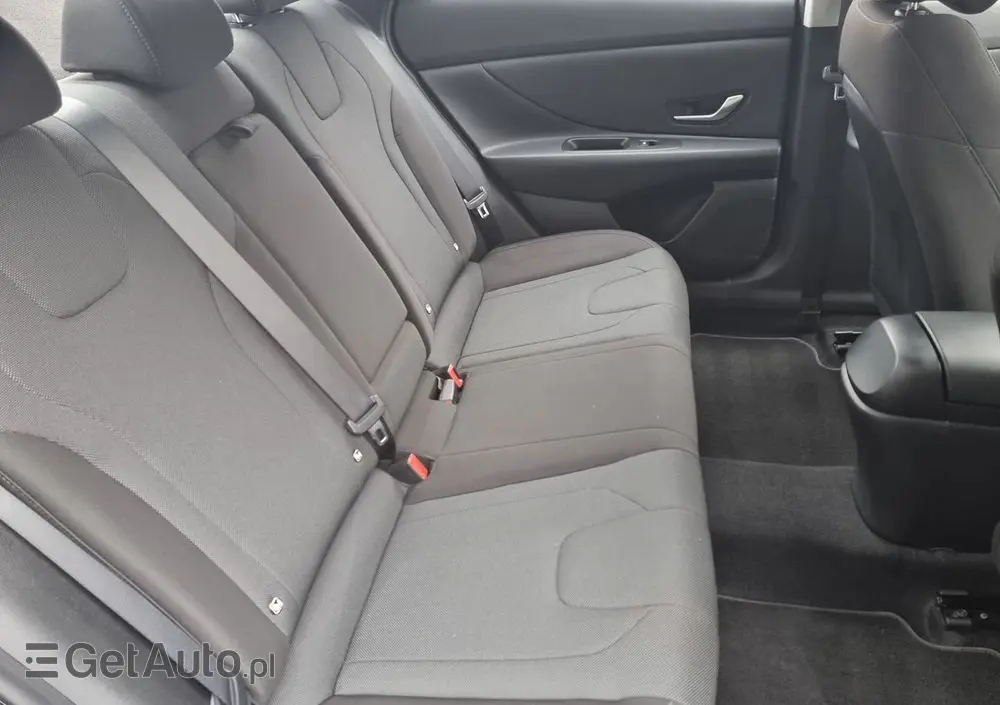 HYUNDAI Elantra 1.6 Modern