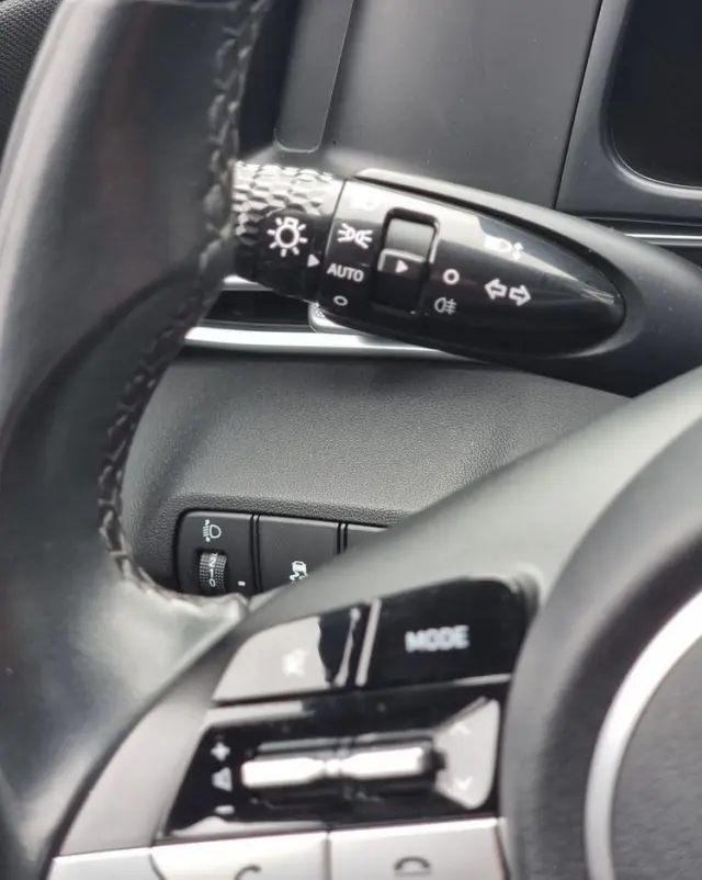 HYUNDAI Elantra 1.6 Modern