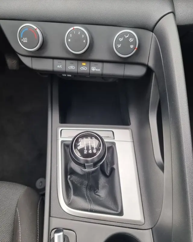 HYUNDAI Elantra 1.6 Modern