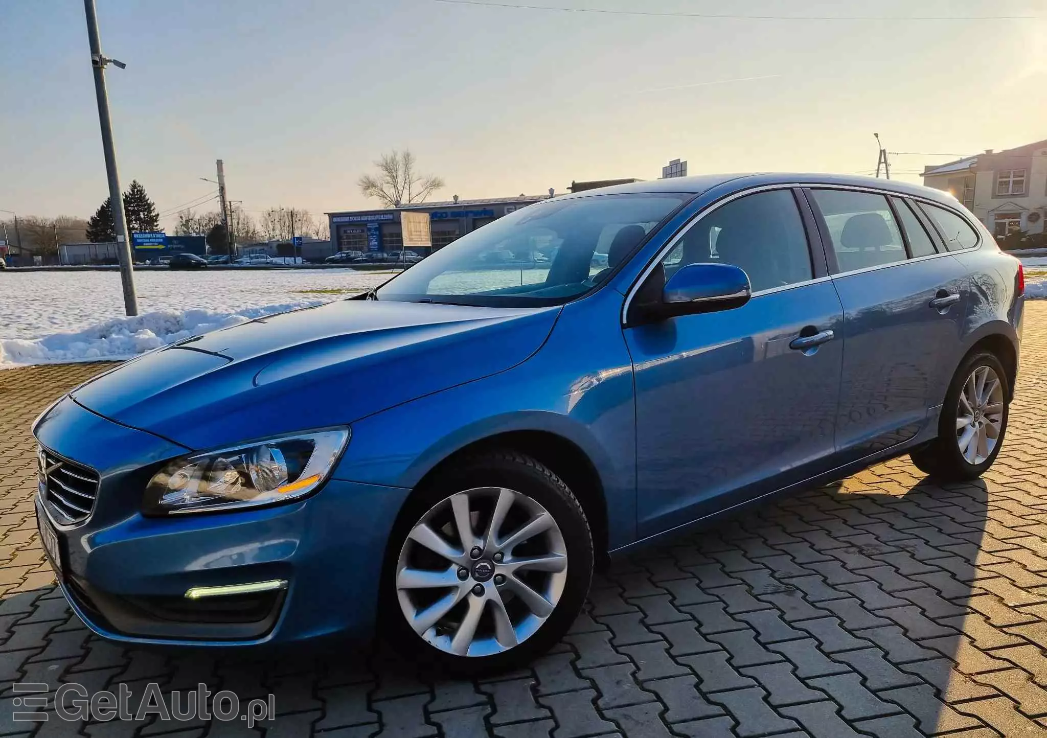 VOLVO V60 D4 Drive-E Momentum