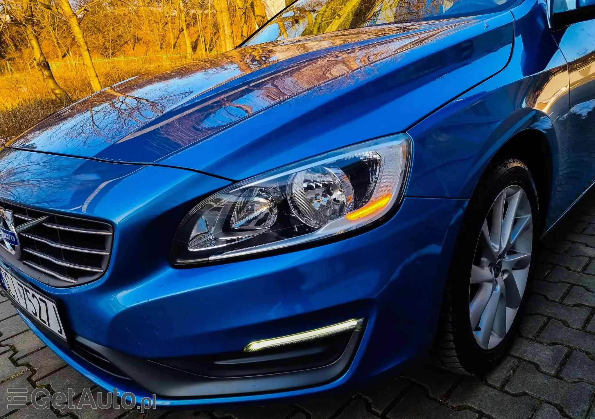 VOLVO V60 D4 Drive-E Momentum