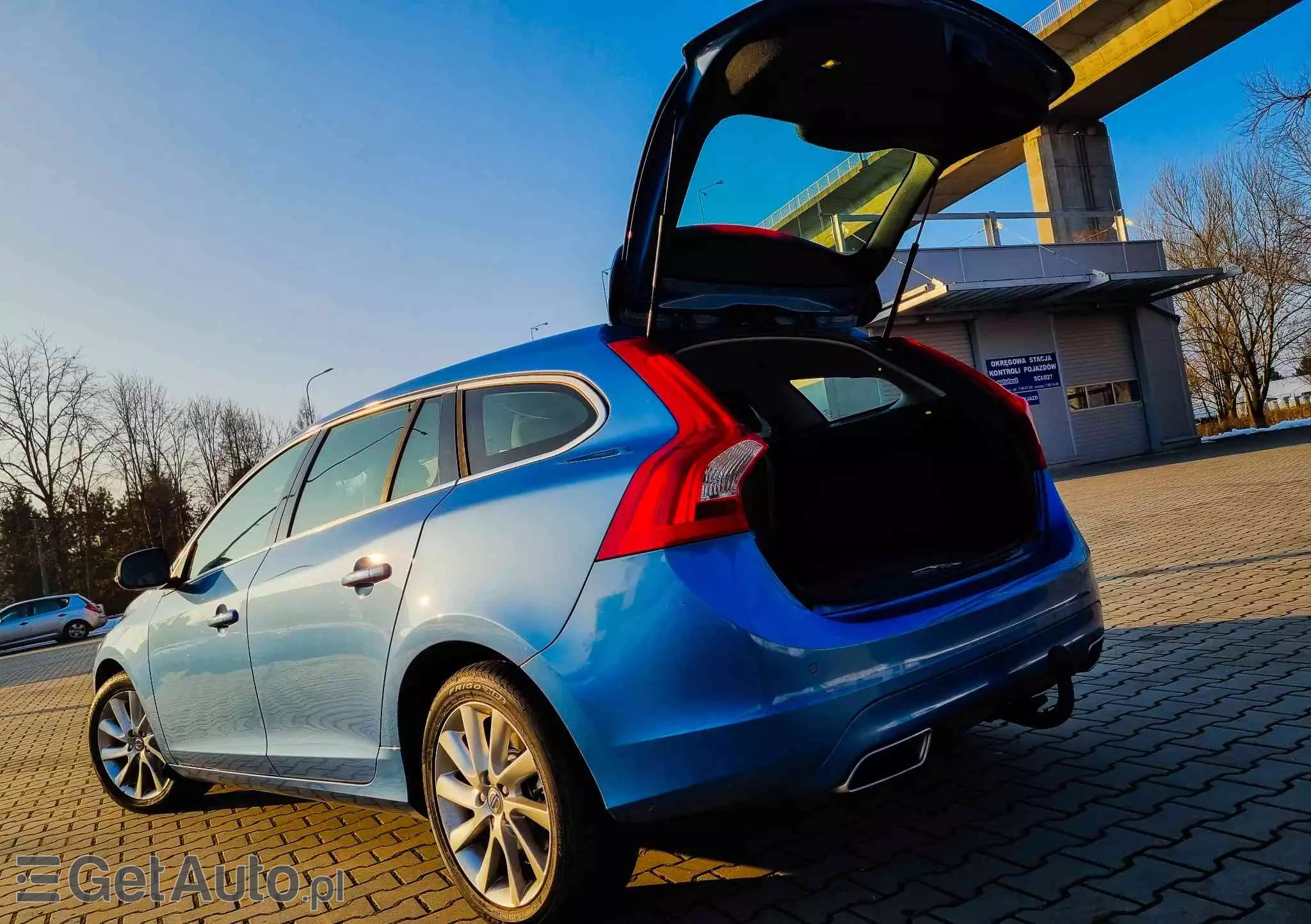 VOLVO V60 D4 Drive-E Momentum