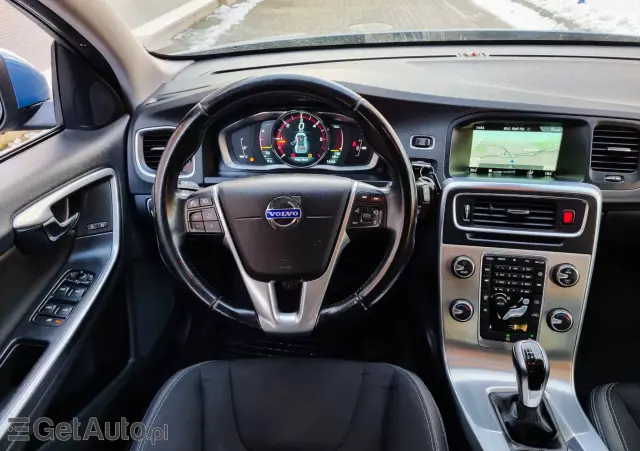 VOLVO V60 D4 Drive-E Momentum