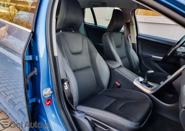 VOLVO V60 D4 Drive-E Momentum