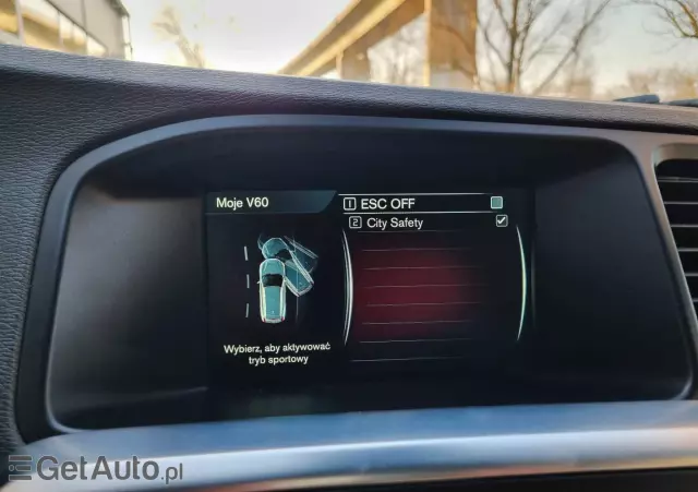 VOLVO V60 D4 Drive-E Momentum