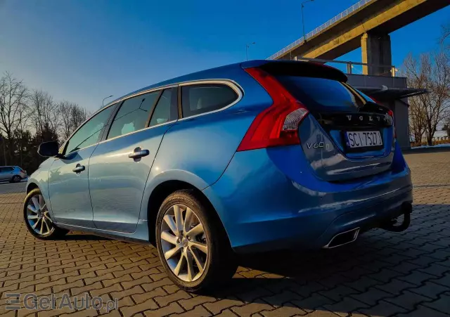 VOLVO V60 D4 Drive-E Momentum