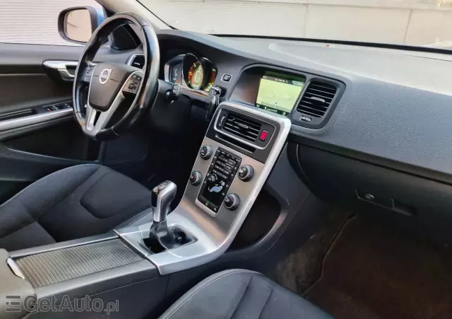 VOLVO V60 D4 Drive-E Momentum
