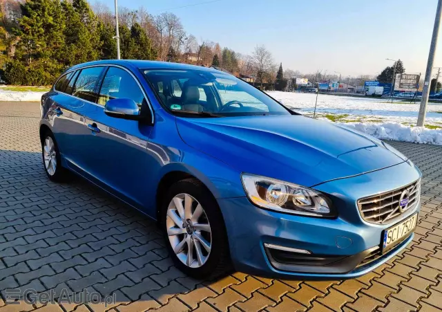 VOLVO V60 D4 Drive-E Momentum