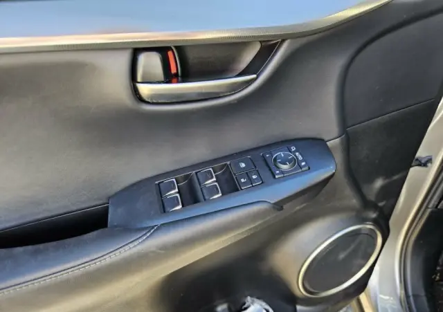 LEXUS NX 300h
