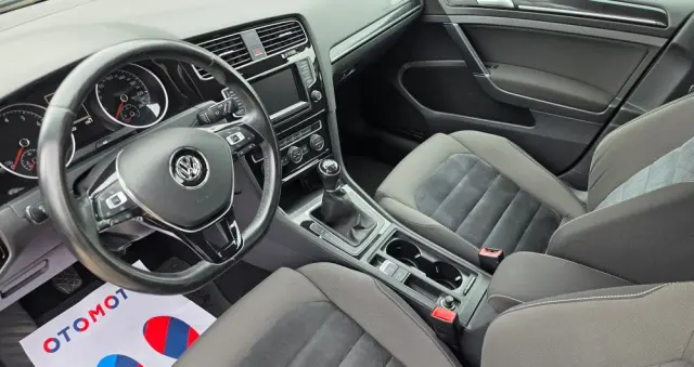 VOLKSWAGEN Golf 1.4 TSI BMT Highline Perfectline