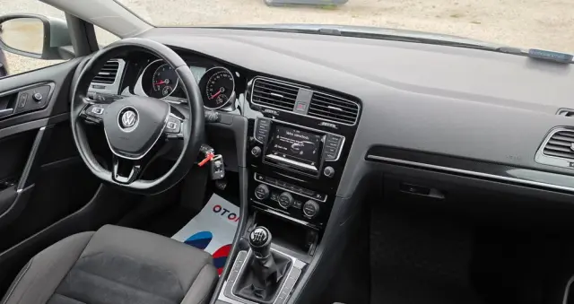 VOLKSWAGEN Golf 1.4 TSI BMT Highline Perfectline
