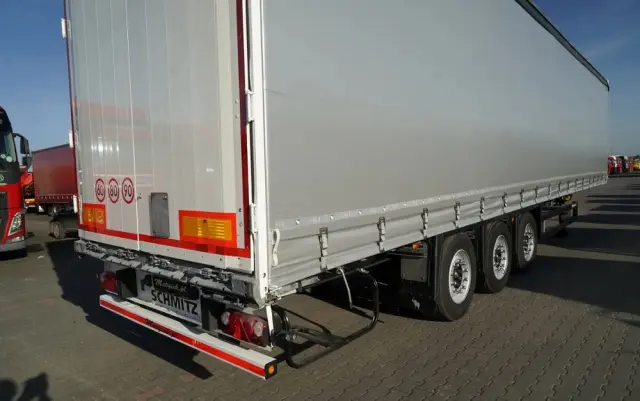 SCHMITZ CARGOBULL IRANKA / JOLODA / TRAILERLODA /  VARIOS / 385/55 R22,5 /  DACH PODNOSZONY 