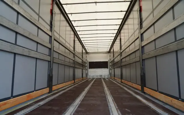 SCHMITZ CARGOBULL IRANKA / JOLODA / TRAILERLODA /  VARIOS / 385/55 R22,5 /  DACH PODNOSZONY 