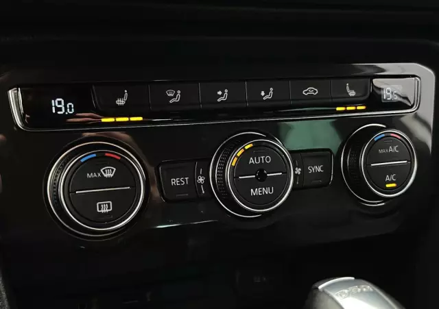 VOLKSWAGEN Tiguan 2.0 TDI SCR DSG R-Line