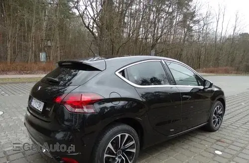DS 4 