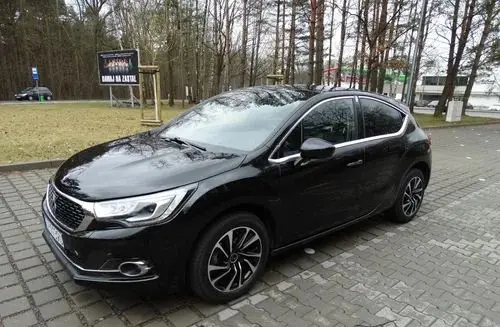 DS 4 