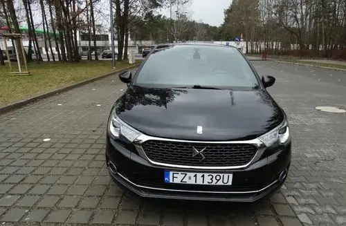 DS 4 