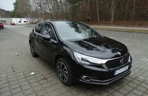 DS 4 