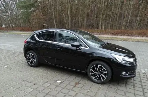 DS 4 