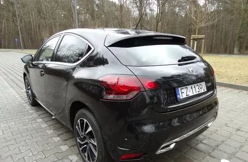 DS 4 