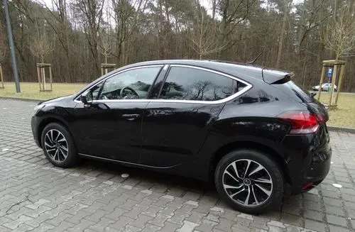 DS 4 