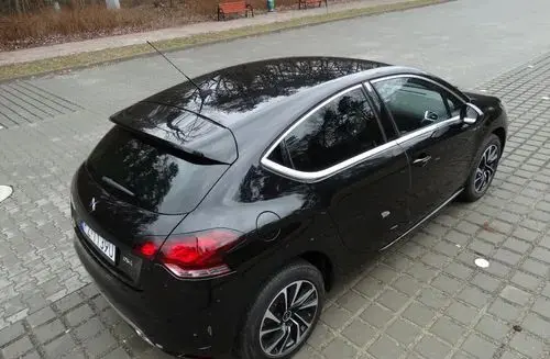 DS 4 