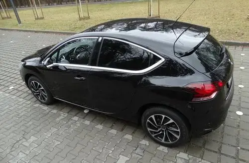 DS 4 