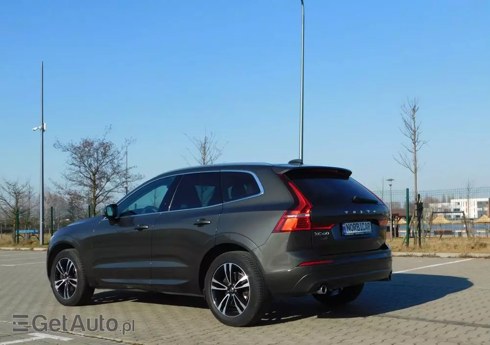 VOLVO XC 60 D4 Momentum Pro