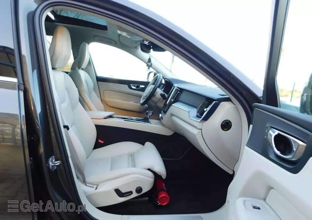 VOLVO XC 60 D4 Momentum Pro